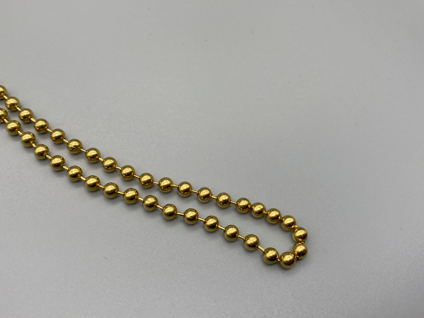 سنسال معدني مغلق - عدة الوان وقياسات