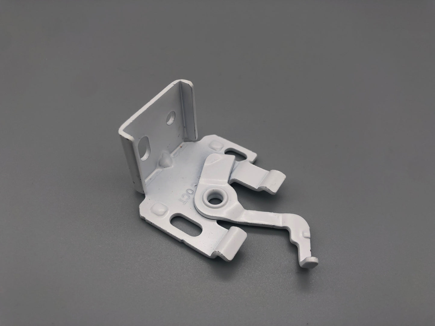 علاقة رومن حديد - ابيض